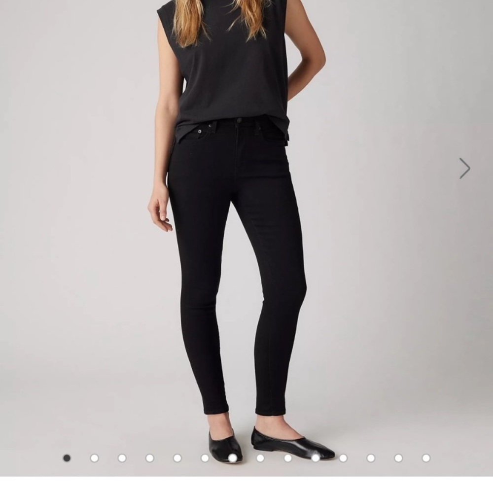 Levi’s 721 ultra Black high rise Skinny Jeans sz 27